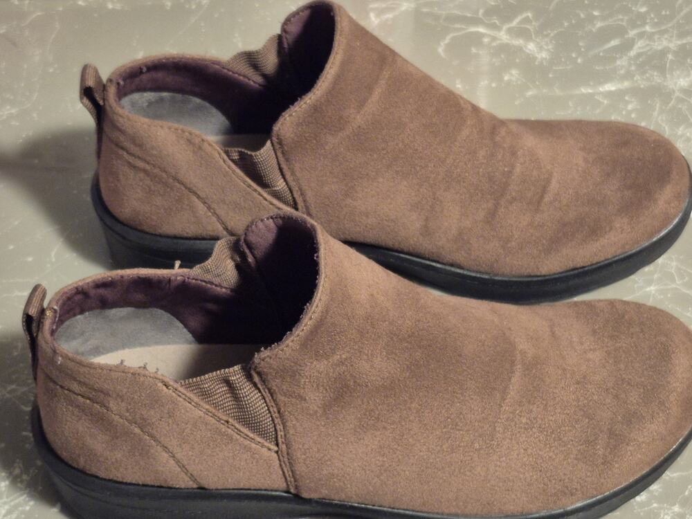 Bzees Women's Get Along Slip On Comfort Ankle Booties,Size 9M